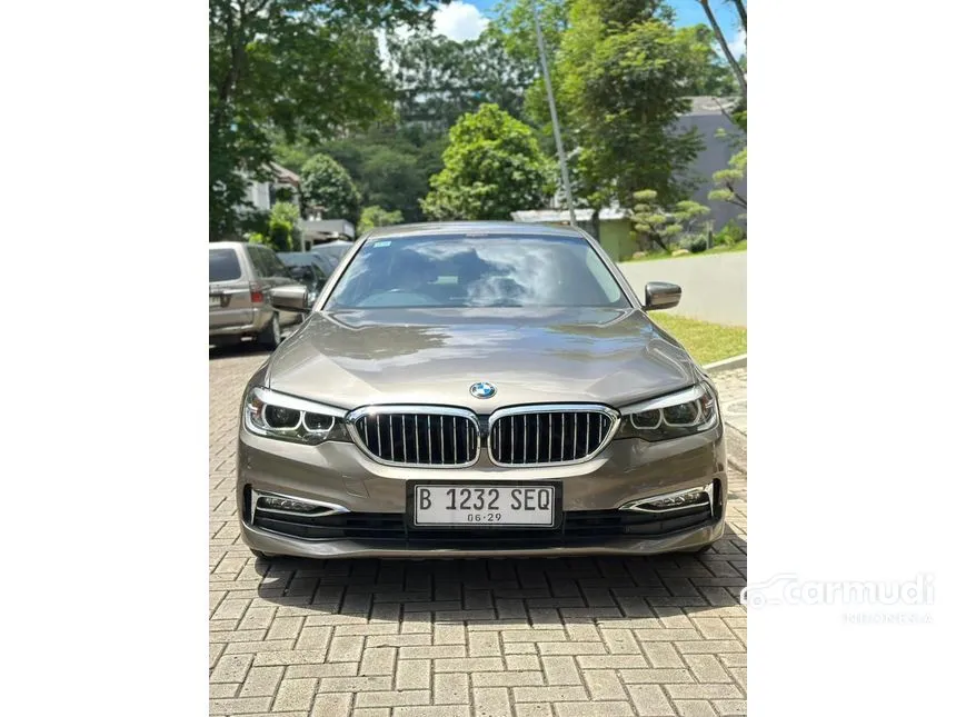 2018 BMW 520i Luxury Sedan