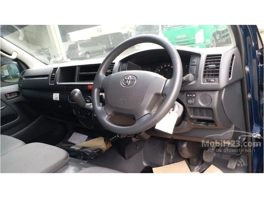 2020 Toyota Hiace High Grade Commuter Van
