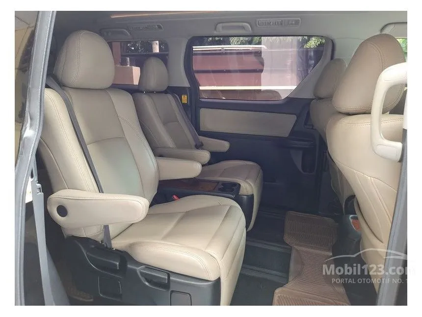 Alphard Bekas Taksi: Investasi Menarik atau Jebakan Batman?