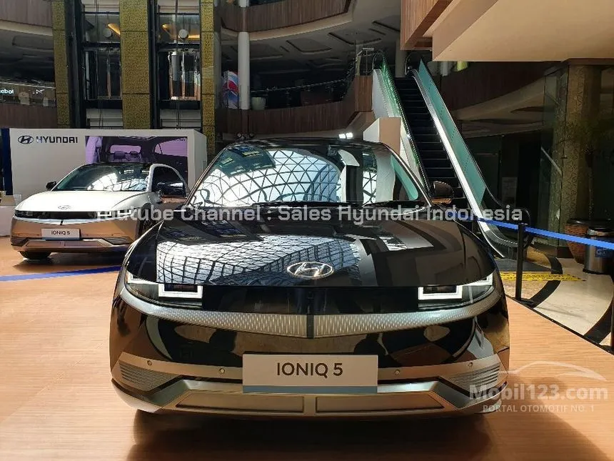Jual Mobil Hyundai IONIQ 5 2023 Long Range Signature di Jawa Barat Automatic Wagon Hitam Rp 749.000.000