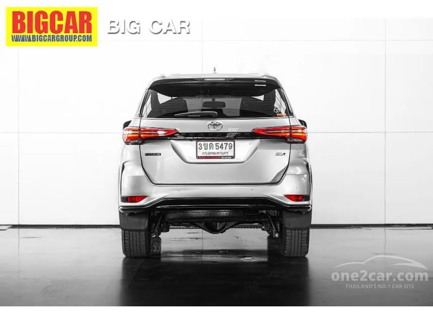 2022 Toyota Fortuner Leader V SUV
