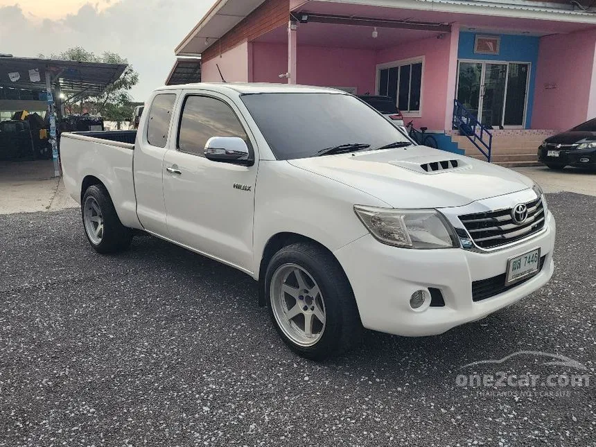 2013 Toyota HILUX VIGO Champ J Smart Cab Pickup