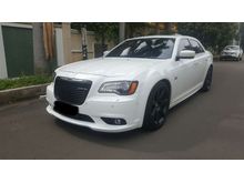 Chrysler 300C 6.4 SRT 6400CC - SRT 6400cc - V 8 Hemi - 475 hp torque - 635 nm - 0-100 4 detik - Tahun 2013