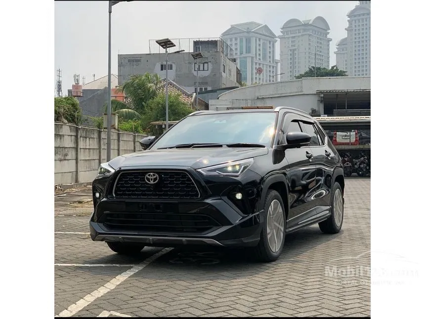 2026 Toyota Yaris Cross S HV with GR Parts Aero Pkg SUV