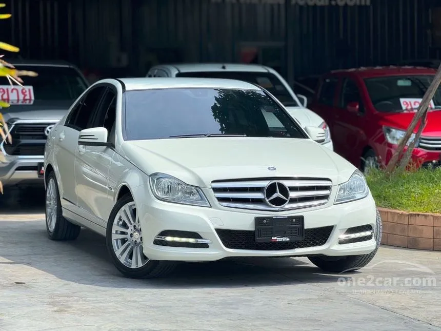 2012 Mercedes-Benz C200 BlueEFFICIENCY Sedan