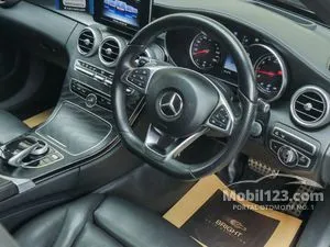 2017 Mercedes-Benz C300 2.0 AMG Line CKD Sedan