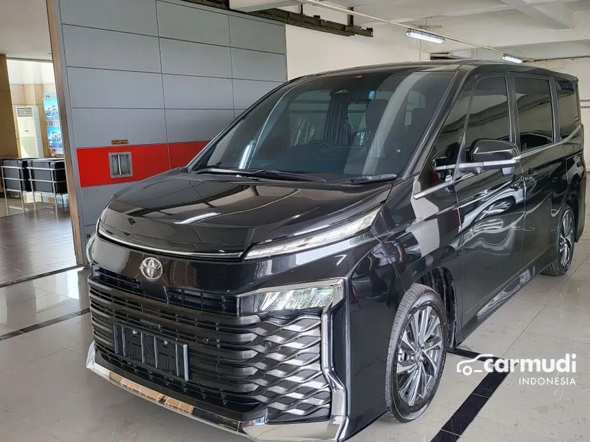 2025 Toyota Voxy (Premium Color) MPV