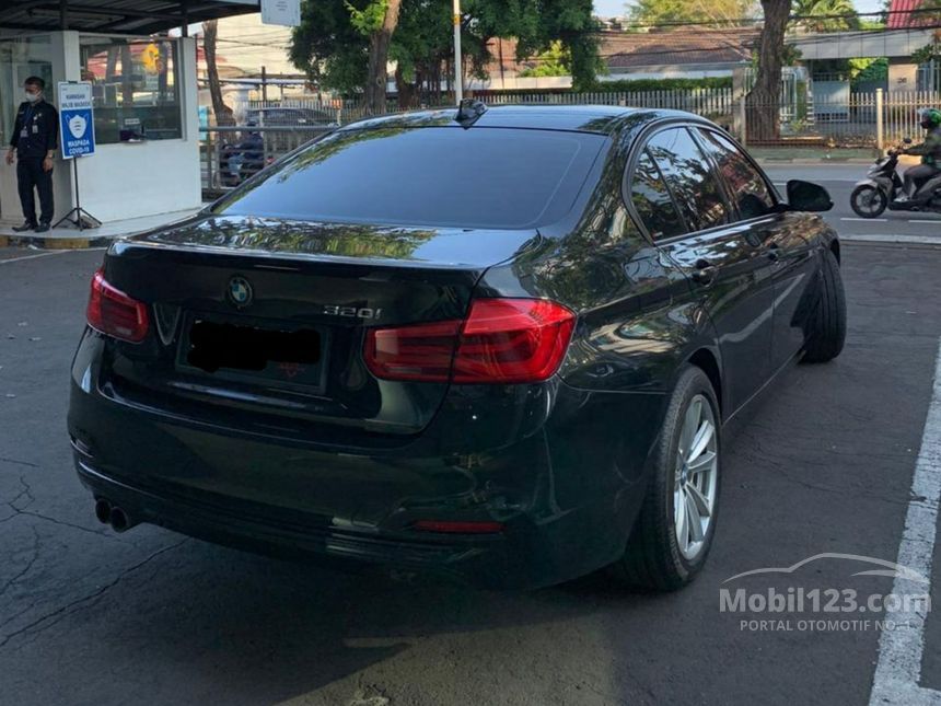 Jual Mobil  BMW 320i 2021 Sport  2 0 di  DKI Jakarta  