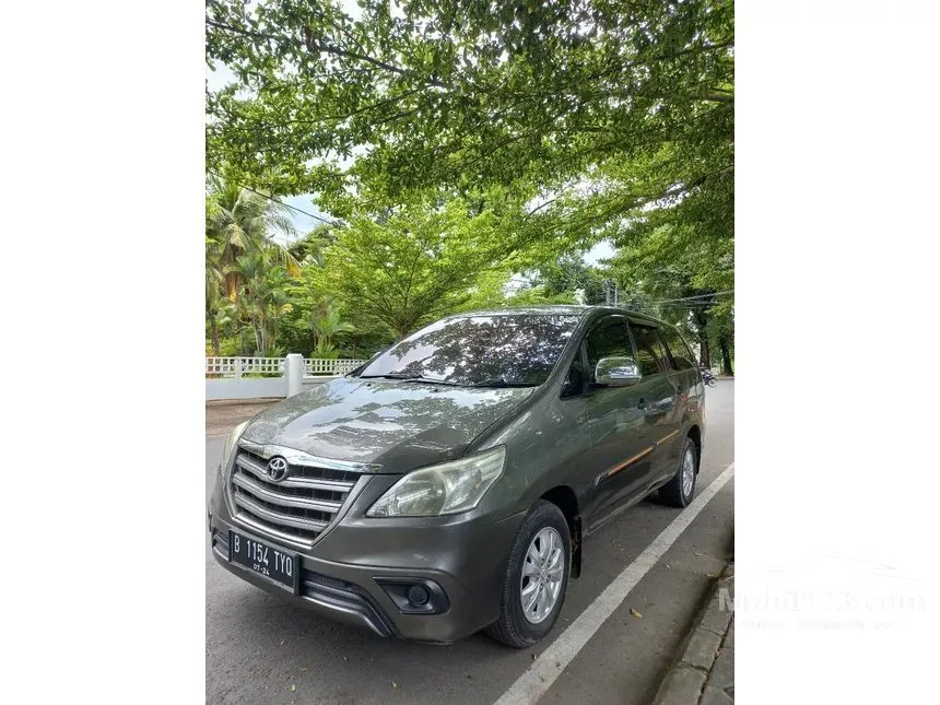 Jual Mobil Toyota Kijang Innova 2014 E 2.0 di Sulawesi Selatan Manual MPV Abu