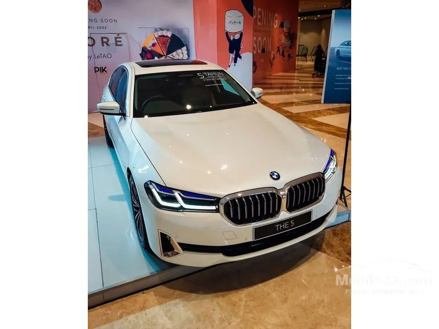 Jual Mobil BMW 530i 2023 Opulence 2.0 di DKI Jakarta Automatic Sedan Putih Rp 1.329.000.000