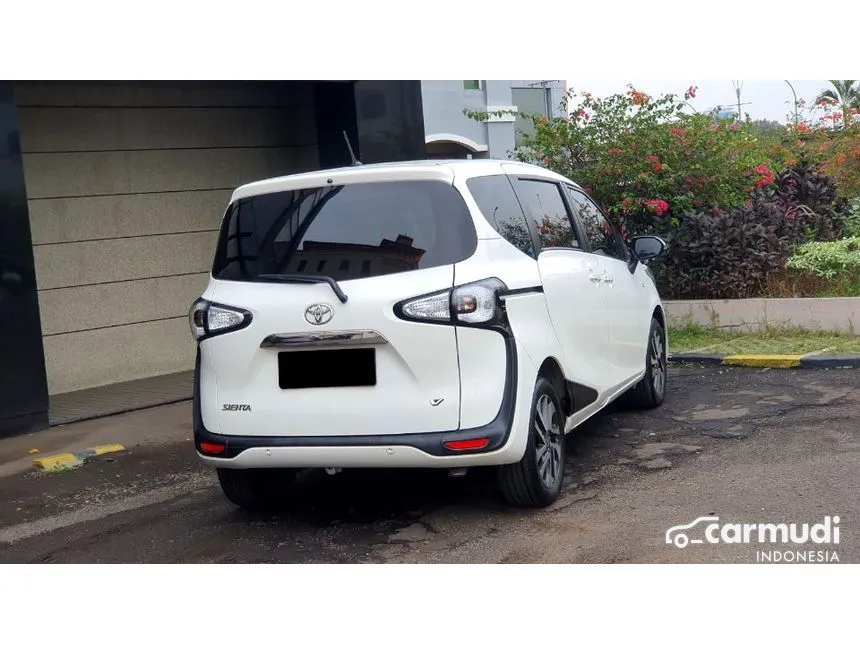 2017 Toyota Sienta V MPV
