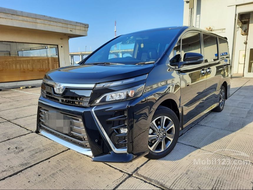 Toyota voxy 2019 фото