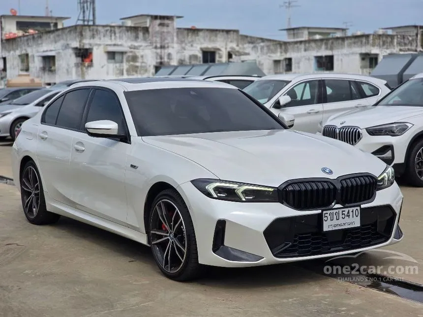 2024 BMW 330e M Sport Sedan