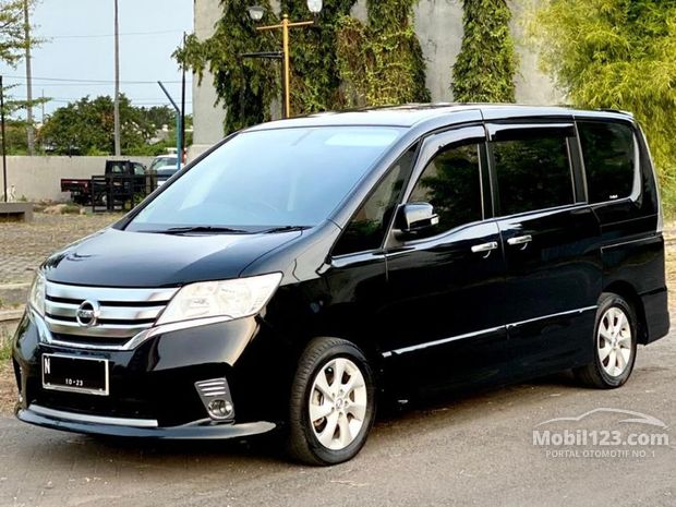  Nissan  Serena Mobil bekas  dijual di Jawa timur  Indonesia 