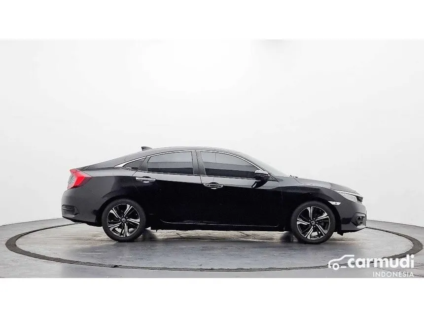 2018 Honda Civic ES Sedan
