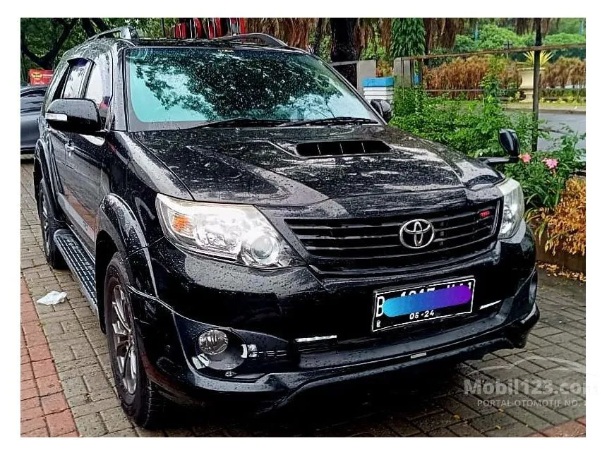 Jual Mobil Toyota Fortuner 2014 G TRD 2.5 di Jawa Barat Automatic SUV Hitam Rp 280.000.000