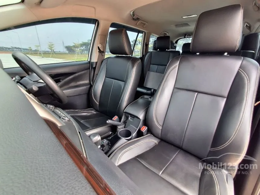 2022 Toyota Kijang Innova V MPV