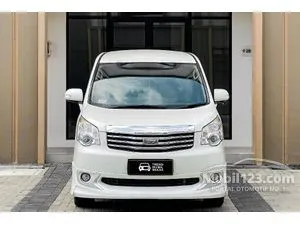 2016 Toyota NAV1 2.0 V Limited MPV