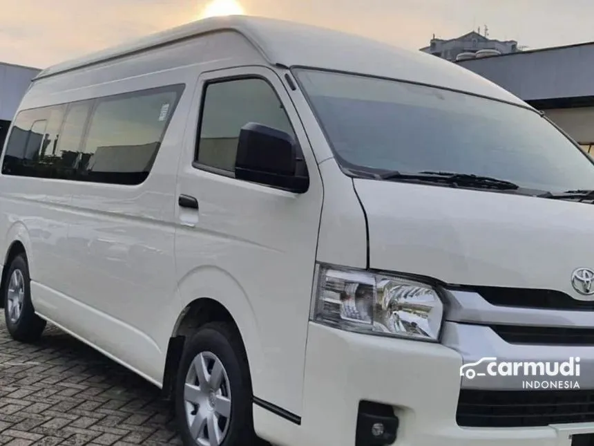 2024 Toyota Hiace Commuter Van Wagon