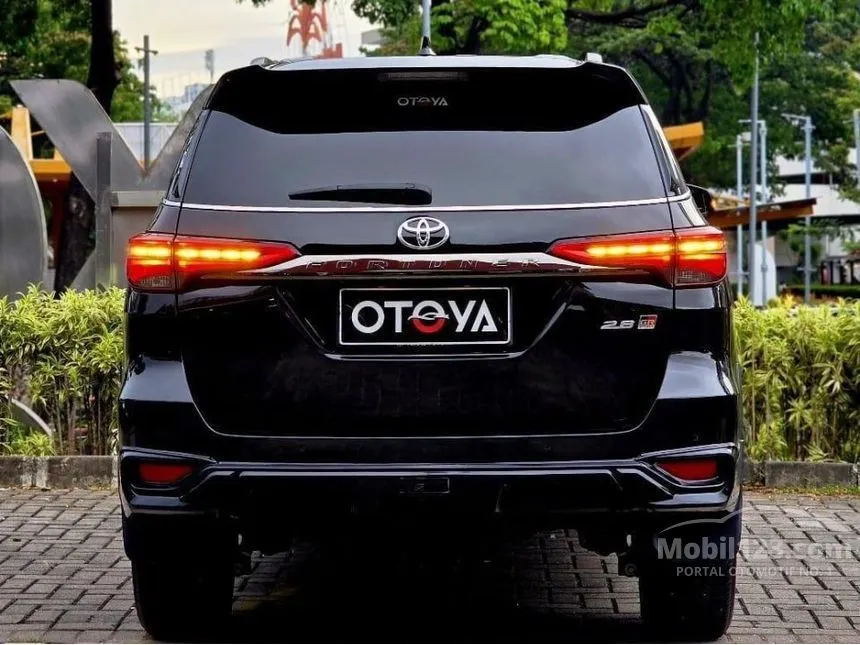 2022 Toyota Fortuner GR Sport 4X2 SUV