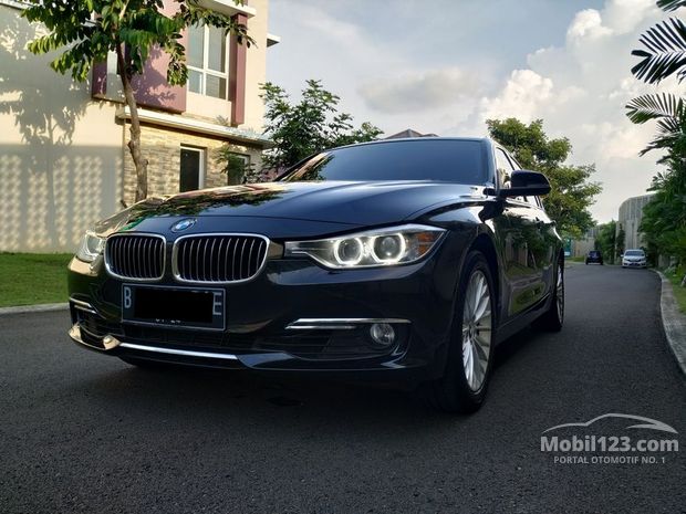 320i BMW  Murah 28 mobil  bekas  dijual Mobil123