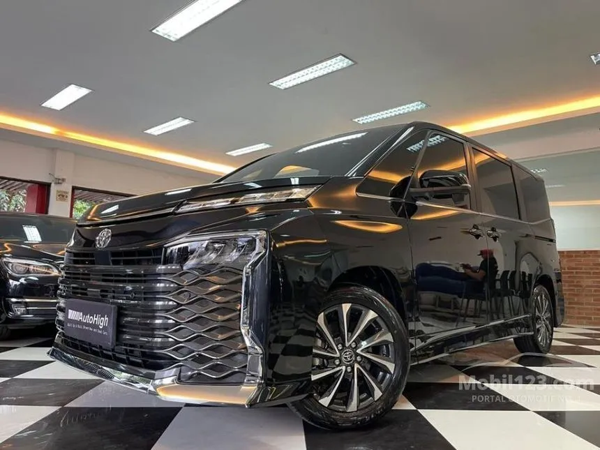 Jual Mobil Toyota Voxy 2023 2.0 di DKI Jakarta Automatic Van Wagon Hitam Rp 575.000.000