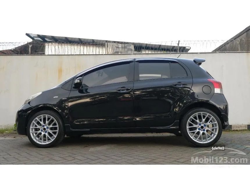 2010 Toyota Yaris E Hatchback