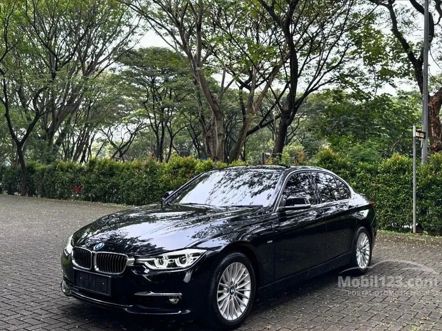 Jual Mobil BMW 320i 2018 Luxury 2.0 di DKI Jakarta Automatic Sedan Hitam Rp 403.000.000