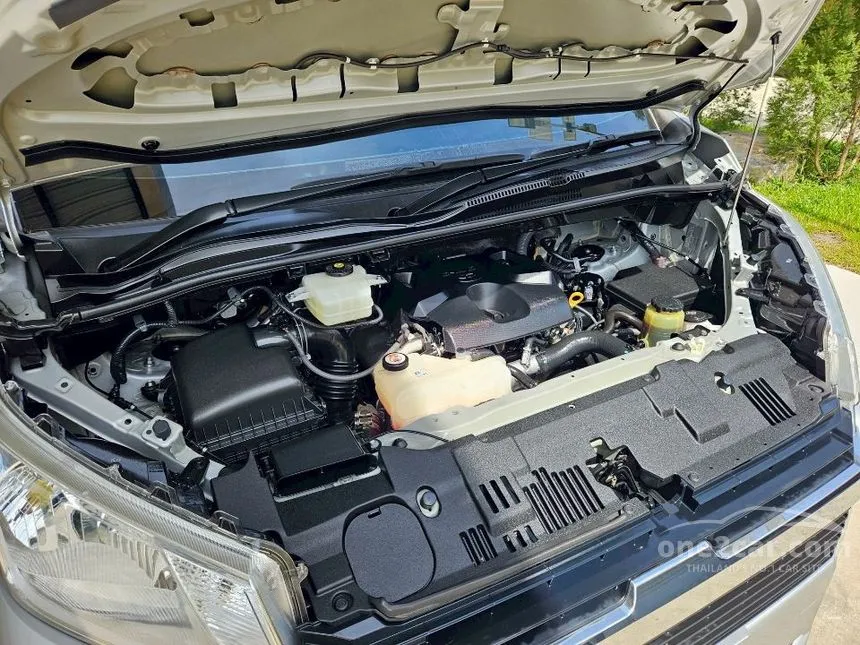 2020 Toyota Commuter Van