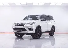 2017 Toyota FORTUNER 2.8 (ปี 15-25) TRD Sportivo (Blacktop) 4WD SUV