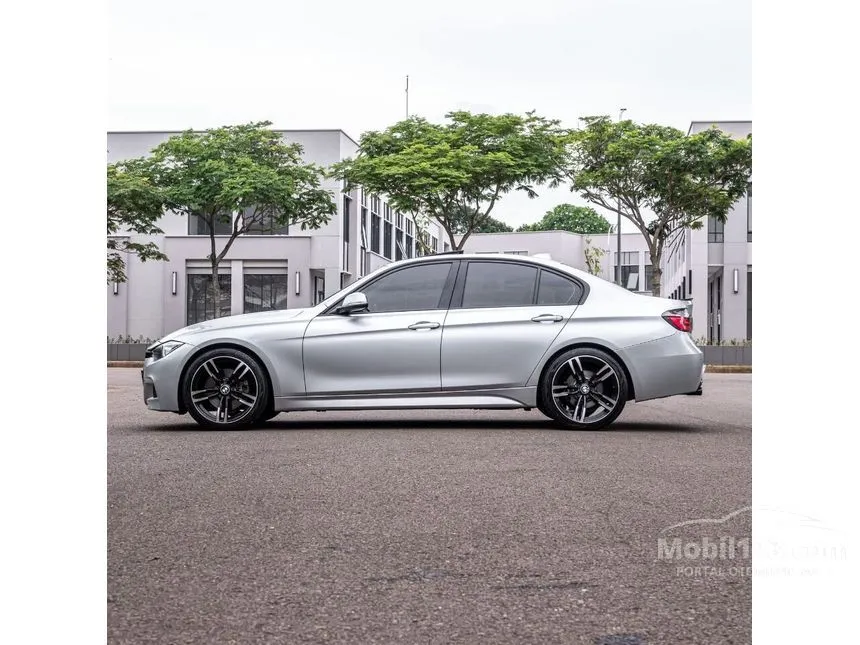 2013 BMW 328i Luxury Sedan
