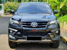2019 Toyota Fortuner 2.4 VRZ TRD AT Hitam - Low KM23rban - Record