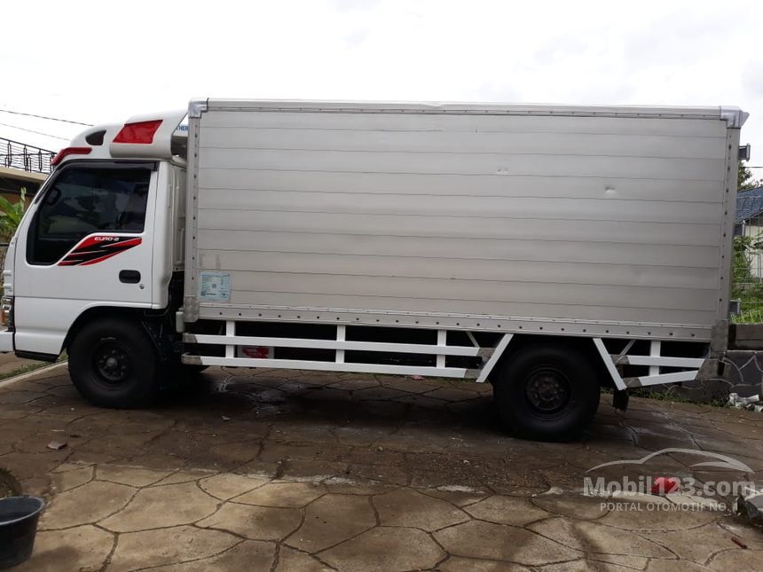 Jual Mobil  Isuzu  Elf  2021 2 8 di Jawa  Barat  Manual Trucks 