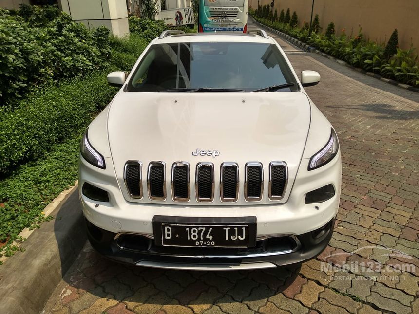 Jual Mobil Jeep Cherokee 2014 Limited 2.4 di DKI Jakarta Automatic SUV 