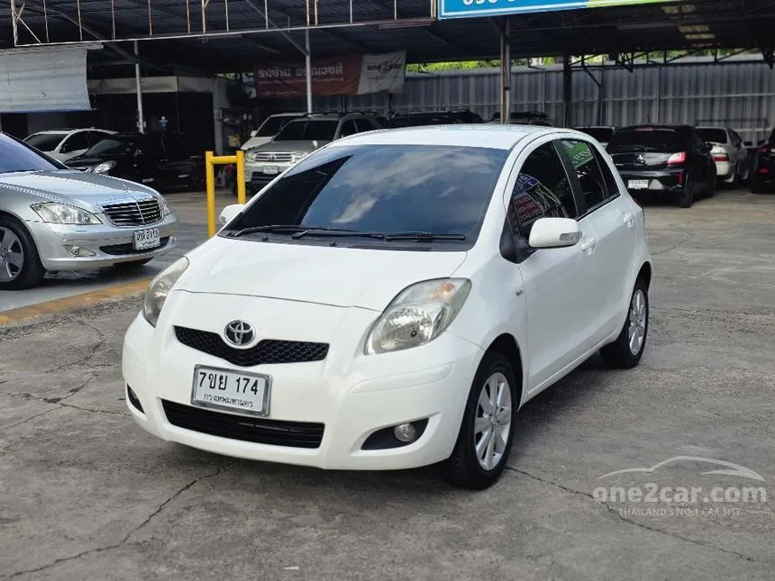 2012 Toyota YARIS E Hatchback