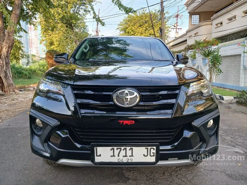 Jual Mobil Toyota Fortuner 2019 TRD 2.4 di Jawa Timur Automatic SUV Hitam Rp 475.000.000
