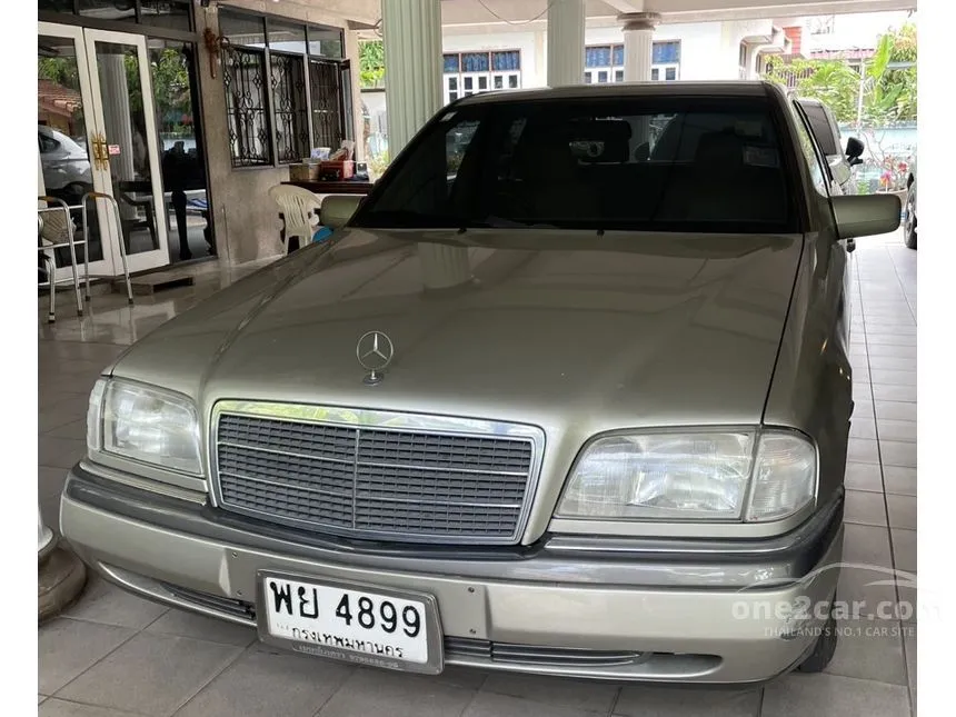 1997 Mercedes-Benz C220 Sedan