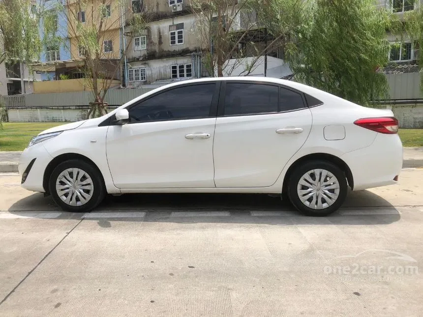 2019 Toyota Yaris Ativ J Sedan