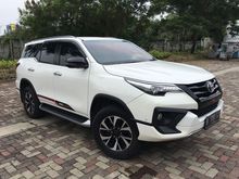 FORTUNER VRZ TRD Sportivo Diesel 2017 Putih, Mulus Seperti Baru