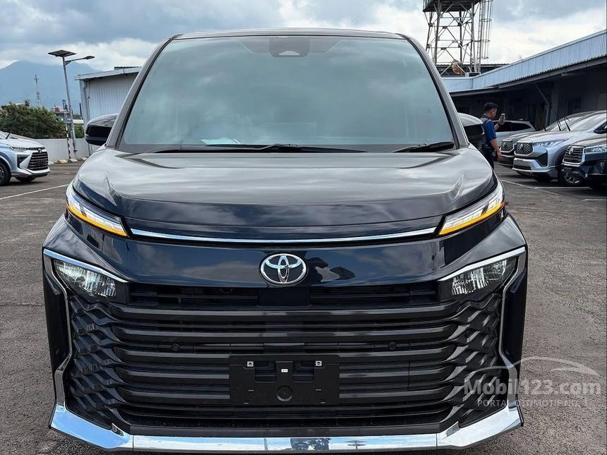 Voxy Color Jual Mobil Toyota Voxy 2025 (Premium Color) 2.0 di DKI Jakarta ...