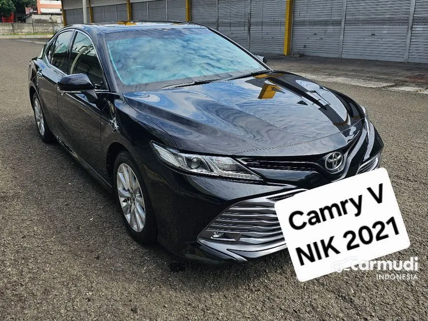 2021 Toyota Camry V Sedan