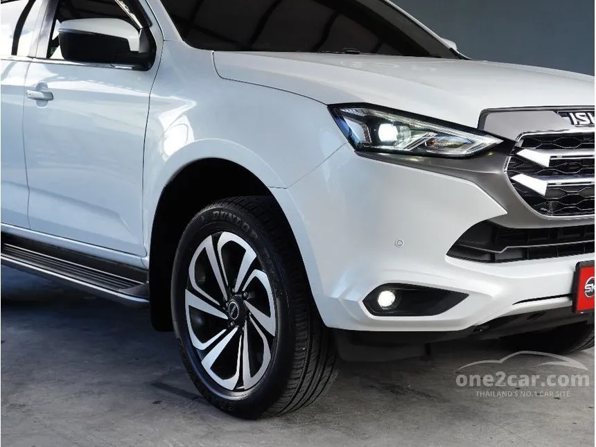 2022 Isuzu MU-X Ultimate SUV