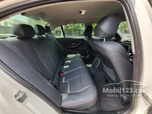 2013 BMW 320i 2.0 Sport Sedan