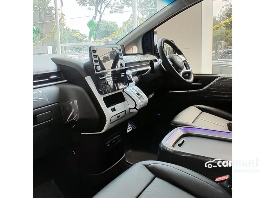 2025 Hyundai Staria Signature 7 MPV