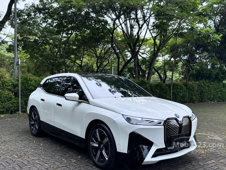 Jual Mobil BMW iX 2023 xDrive40 Sport di DKI Jakarta Automatic SUV ...