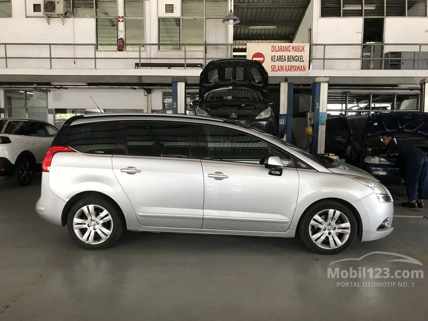Jual Mobil Peugeot 5008 2011 Premium Pack 1.6 di Jawa
