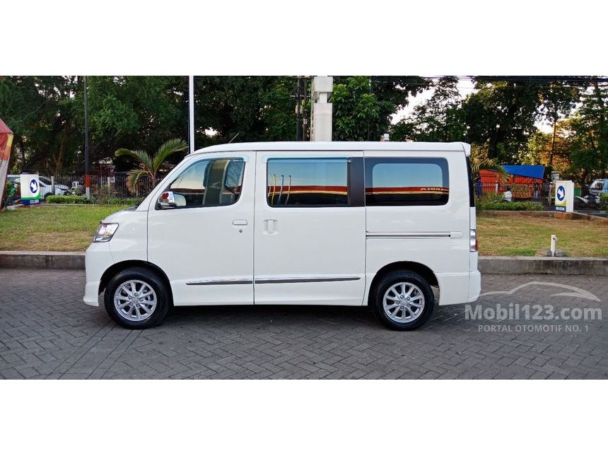 Jual Mobil Daihatsu Luxio 2019 X 1.5 di DKI Jakarta Manual MPV Putih Rp