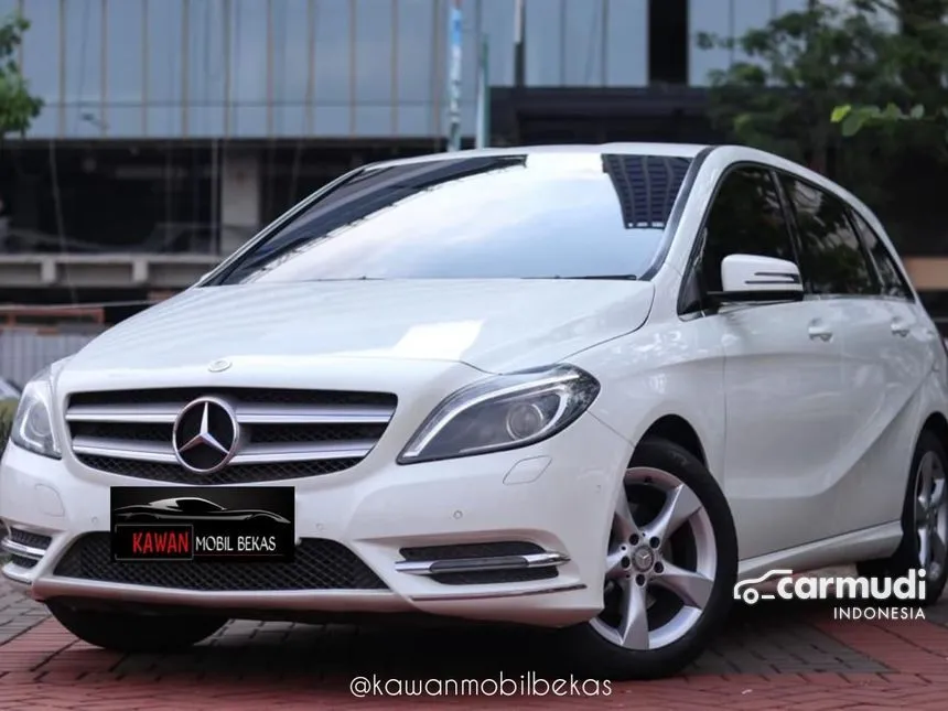 2013 Mercedes-Benz B200 Sport Hatchback