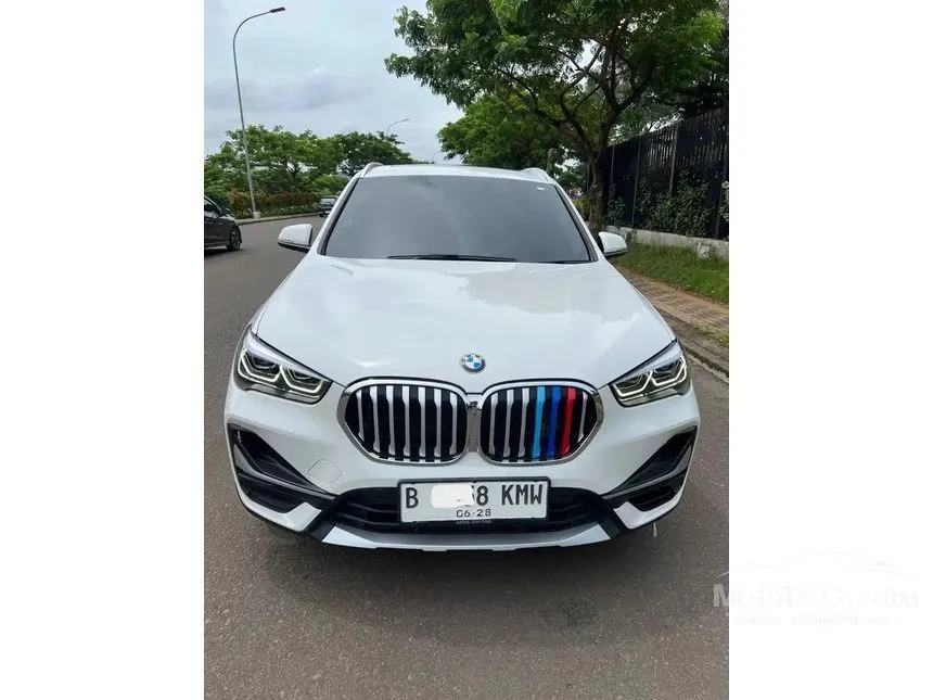 Jual Mobil BMW X1 2021 sDrive18i xLine 1.5 di Jawa Barat Automatic SUV Putih Rp 590.000.000