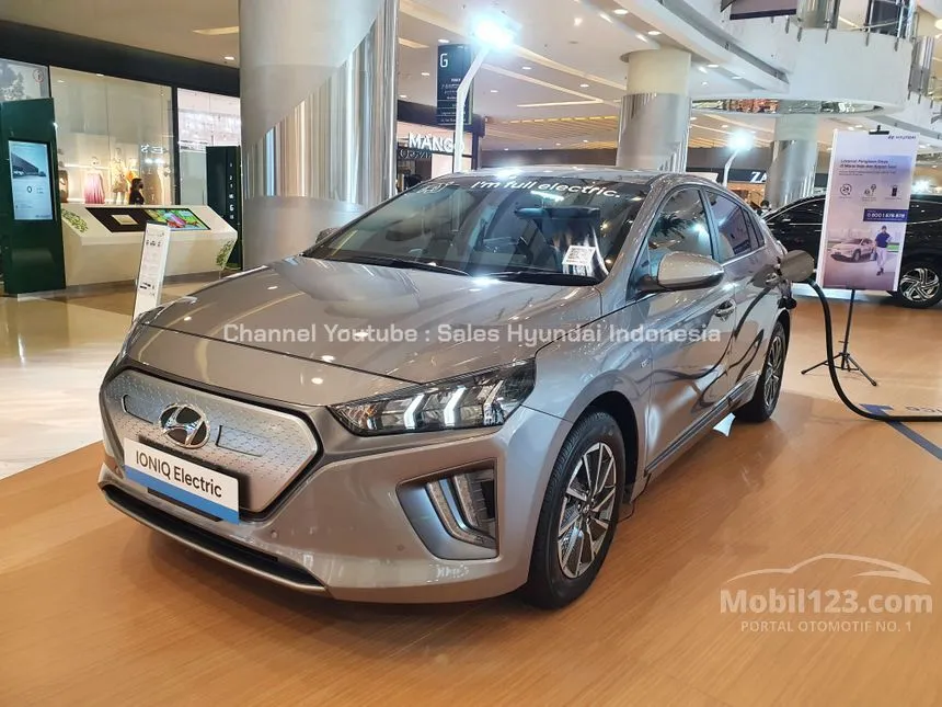 2021 Hyundai IONIQ Electric Signature Fastback